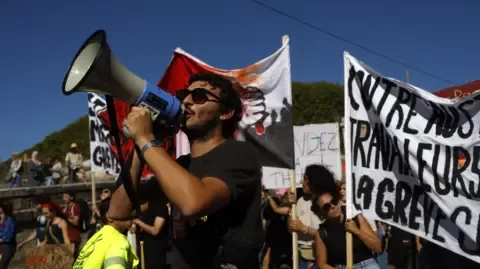 Nationwide Protests Erupt Against Fiscal Slashing